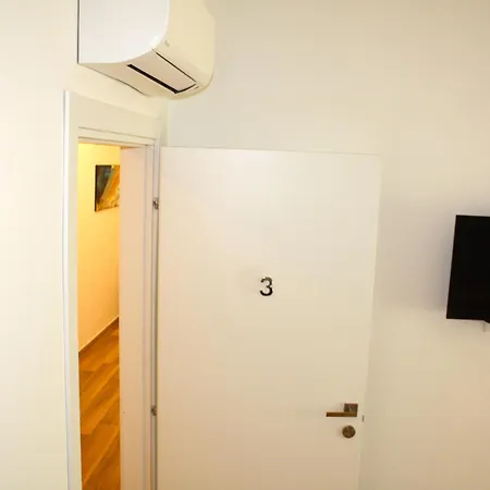 بيت ضيافة Pleasant لا سبيتسْيا